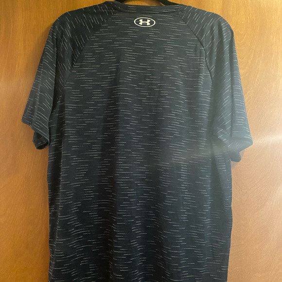 NWT; Under Armour navy short sleeve shirt - Picture 3 of 3